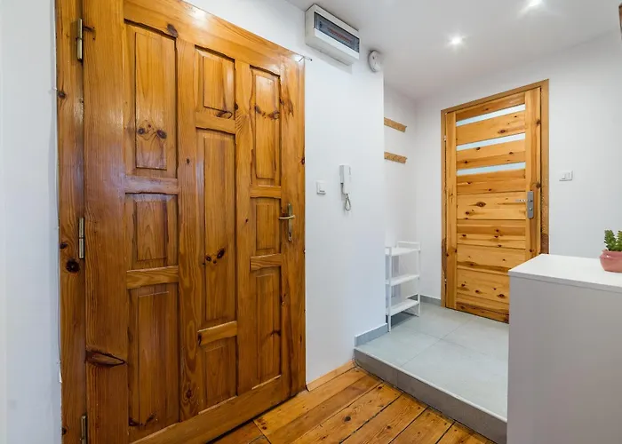 Maleckiego Moments By Bookinghost Poznan